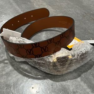 Mario Valentino belt worn once purchased off saks